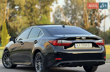 Седан Lexus ES 2018 в 
