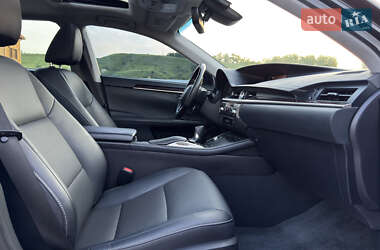 Седан Lexus ES 2018 в 