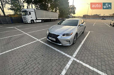 Седан Lexus ES 2016 в 