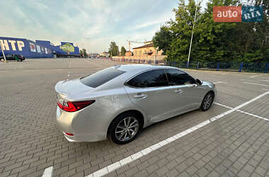 Седан Lexus ES 2016 в 