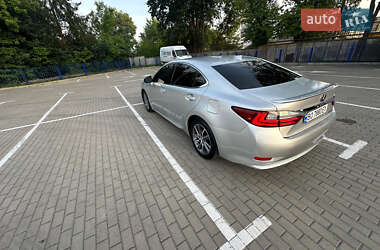 Седан Lexus ES 2016 в 