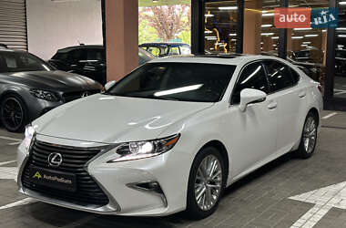 Седан Lexus ES 2015 в Києві