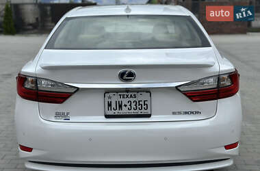 Седан Lexus ES 2018 в 