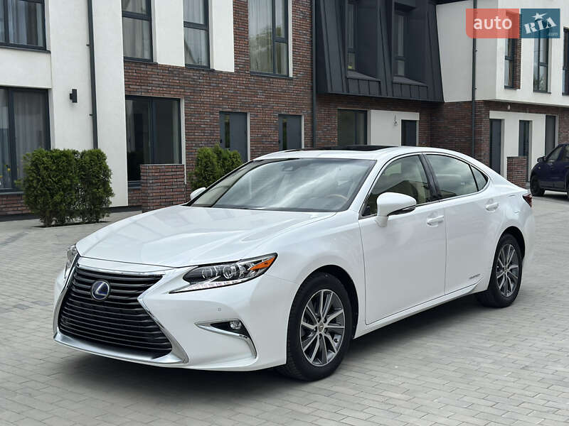 Седан Lexus ES 2018 в 