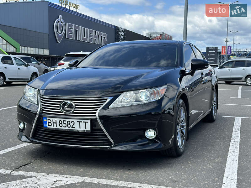 Седан Lexus ES 2012 в Одесі