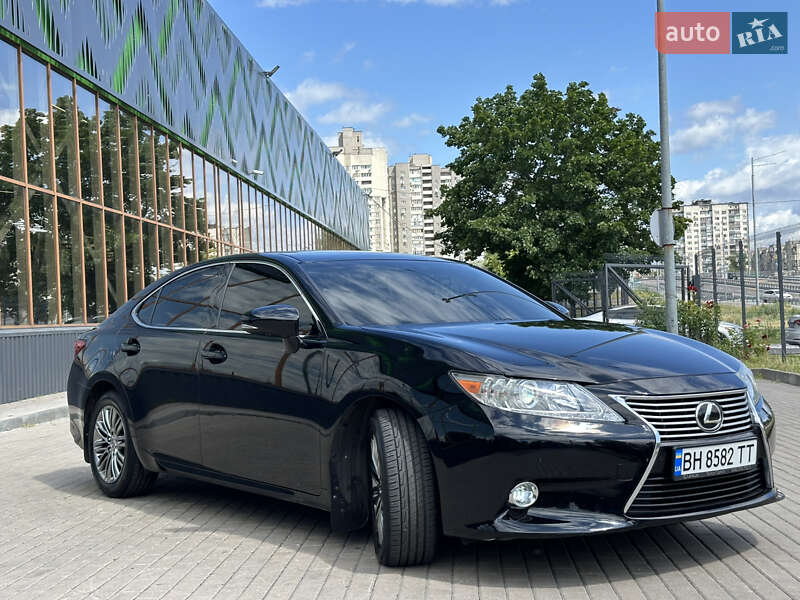 Седан Lexus ES 2012 в Одесі