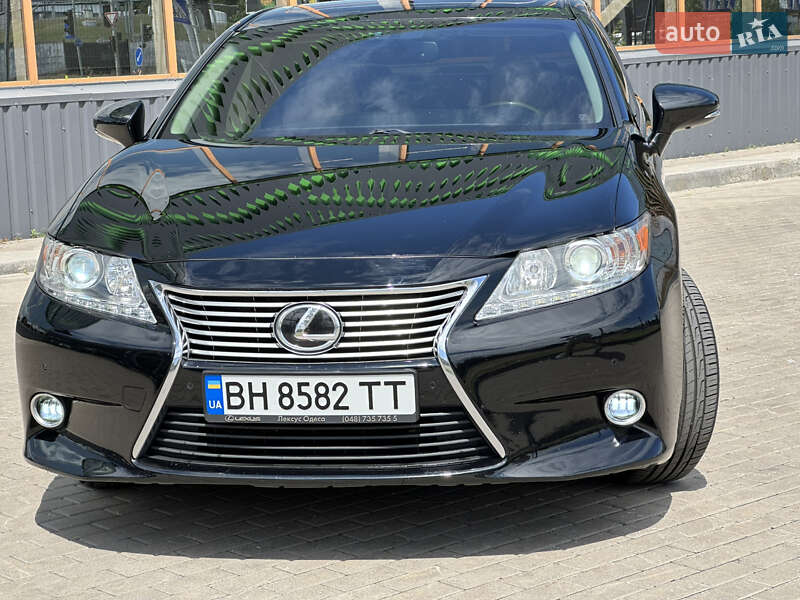 Седан Lexus ES 2012 в Одесі
