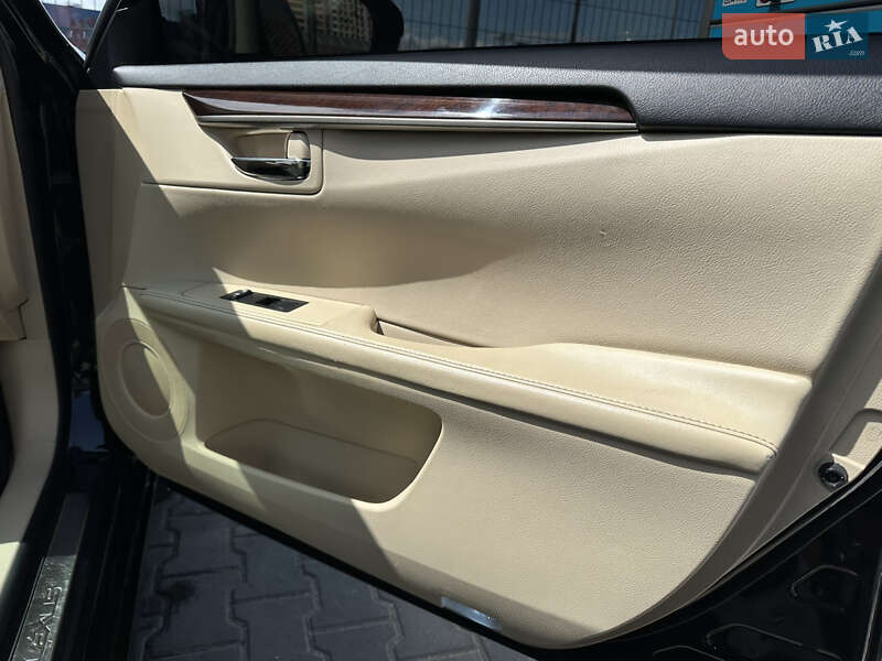 Седан Lexus ES 2012 в Одесі
