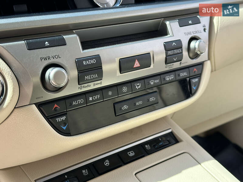 Седан Lexus ES 2012 в Одесі