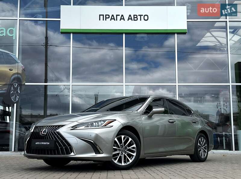 Lexus ES 2022