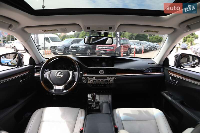 Седан Lexus ES 2015 в Харькове