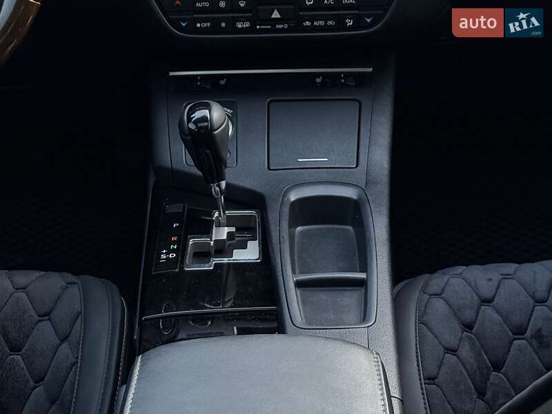 Седан Lexus ES 2012 в Виннице
