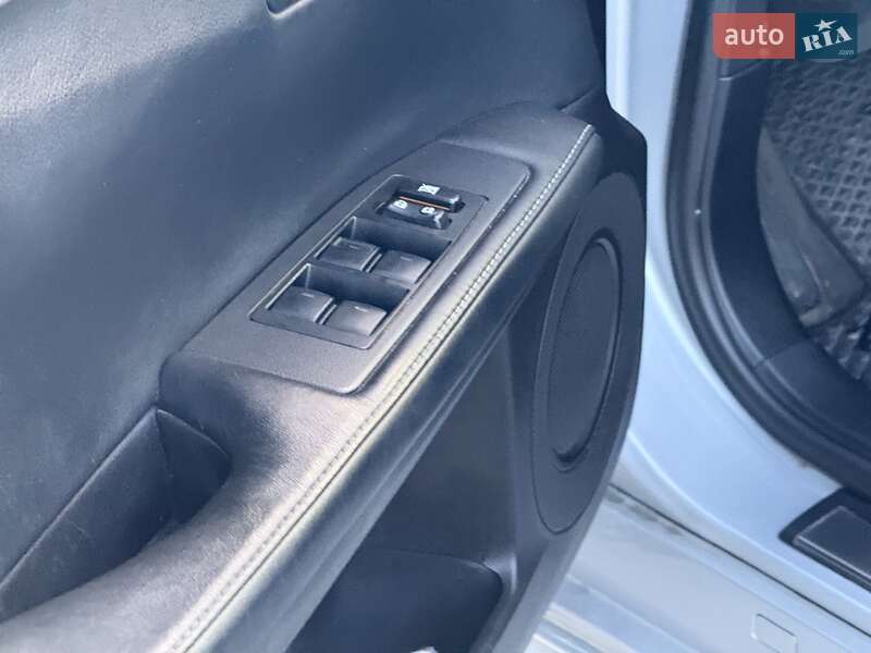 Седан Lexus ES 2012 в Виннице