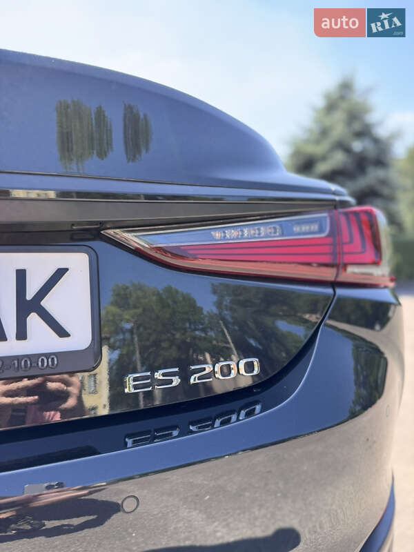 Седан Lexus ES 2022 в Киеве