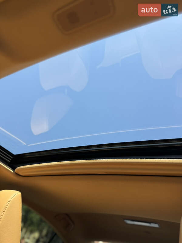 Седан Lexus ES 2022 в Киеве