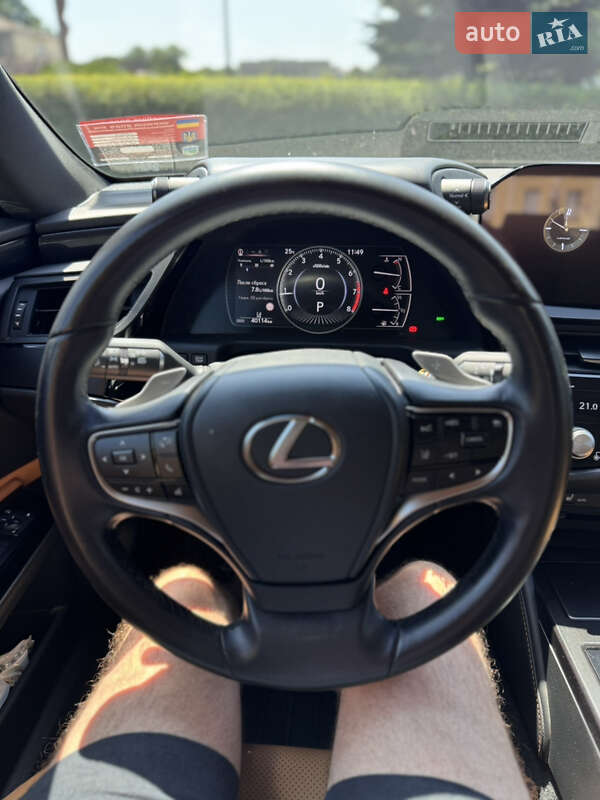 Седан Lexus ES 2022 в Киеве