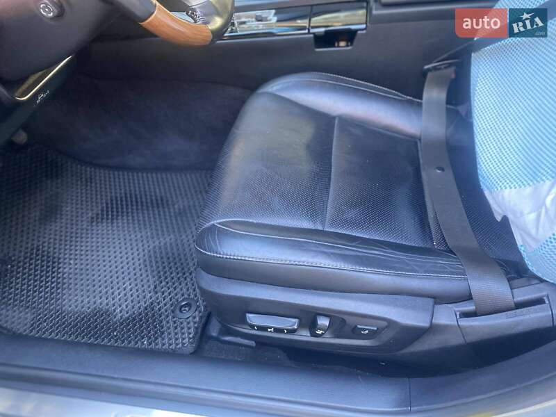 Седан Lexus ES 2015 в Одессе