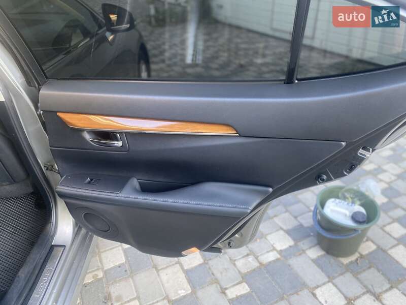 Седан Lexus ES 2015 в Одессе
