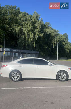 Седан Lexus ES 2013 в 