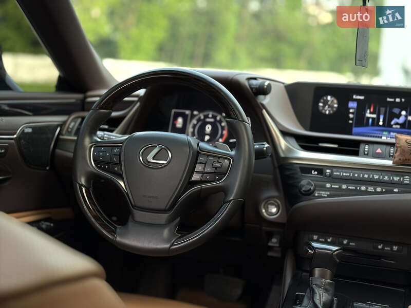 Седан Lexus ES 2020 в Луцке