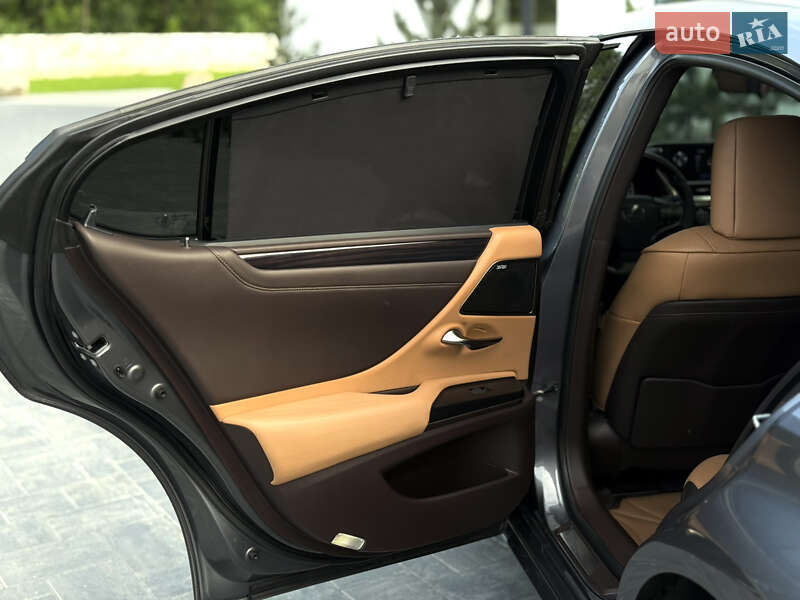 Седан Lexus ES 2020 в Луцке