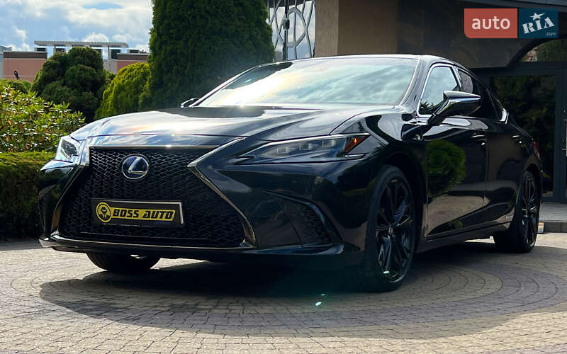 Седан Lexus ES 2022 в Львове
