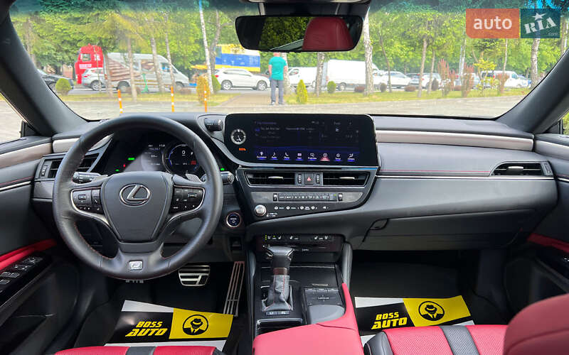 Седан Lexus ES 2022 в Львове