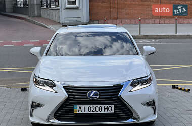 Седан Lexus ES 2015 в Киеве