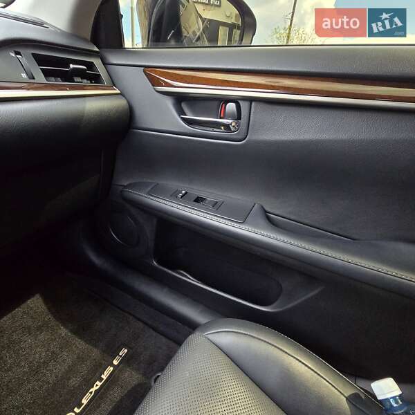 Седан Lexus ES 2014 в Виннице фото 5 Седан Lexus ES 2014 в Виннице