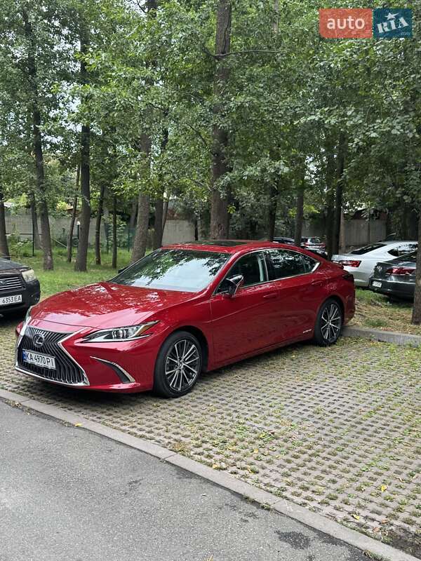 Lexus ES 2022