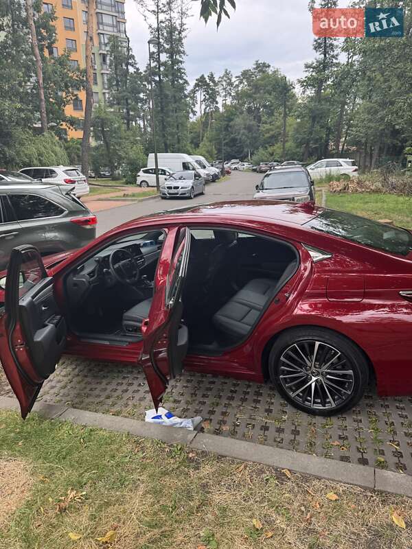 Седан Lexus ES 2022 в Киеве