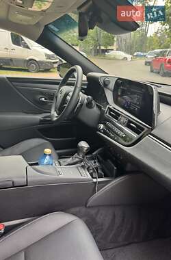 Седан Lexus ES 2022 в 