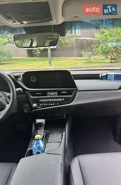 Седан Lexus ES 2022 в 