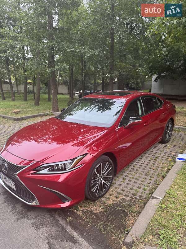 Седан Lexus ES 2022 в Киеве