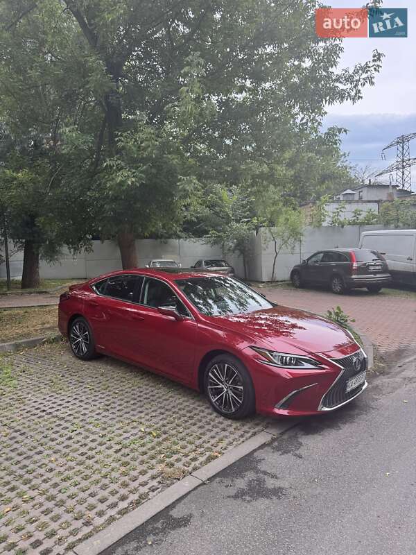 Седан Lexus ES 2022 в Киеве