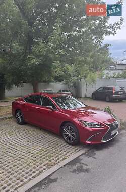 Седан Lexus ES 2022 в 