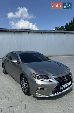 Седан Lexus ES 2015 в Тернополі
