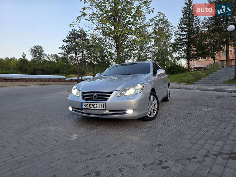 Седан Lexus ES 2007 в Ровно