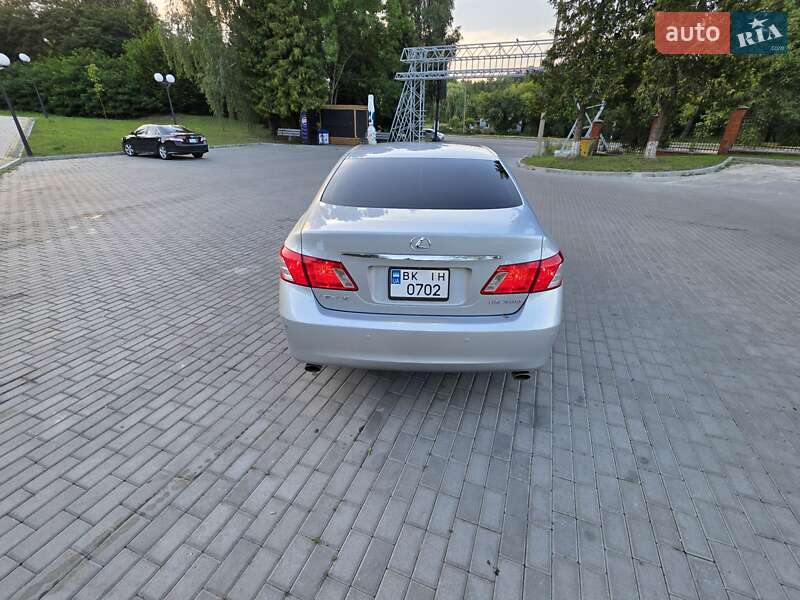 Седан Lexus ES 2007 в Ровно