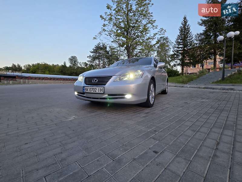Седан Lexus ES 2007 в Ровно