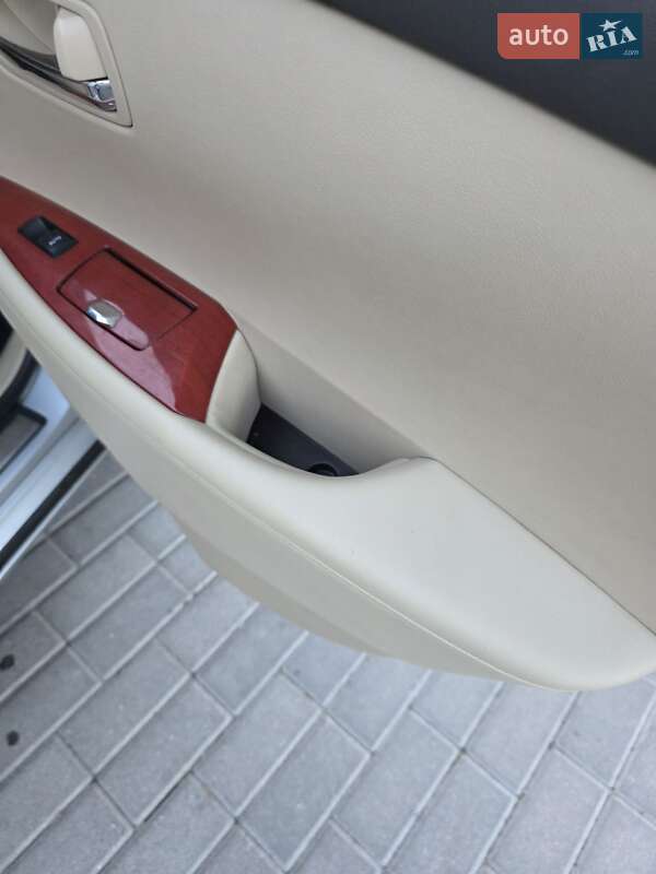 Седан Lexus ES 2007 в Ровно