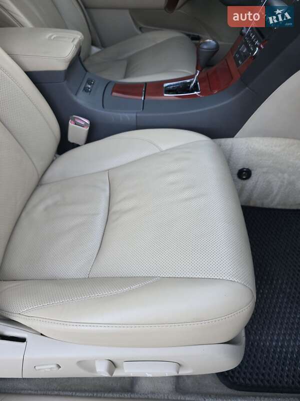 Седан Lexus ES 2007 в Ровно
