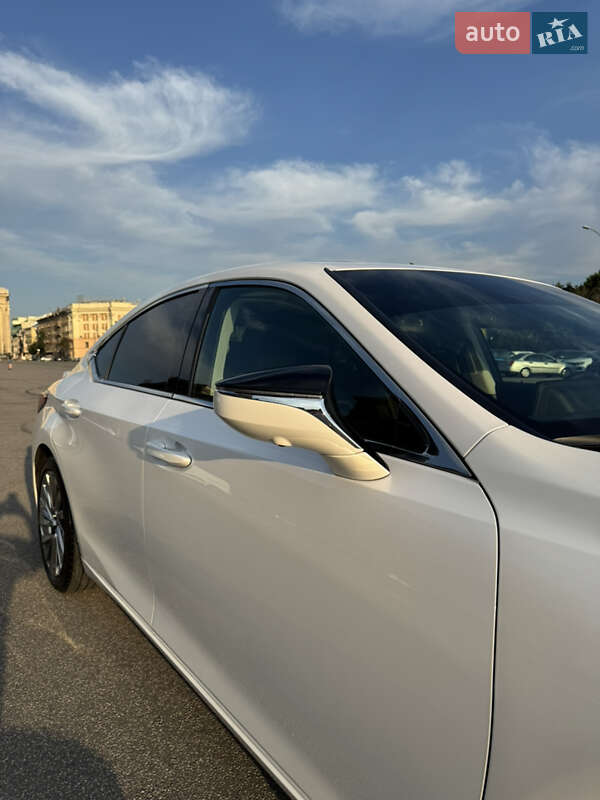 Седан Lexus ES 2023 в Харькове