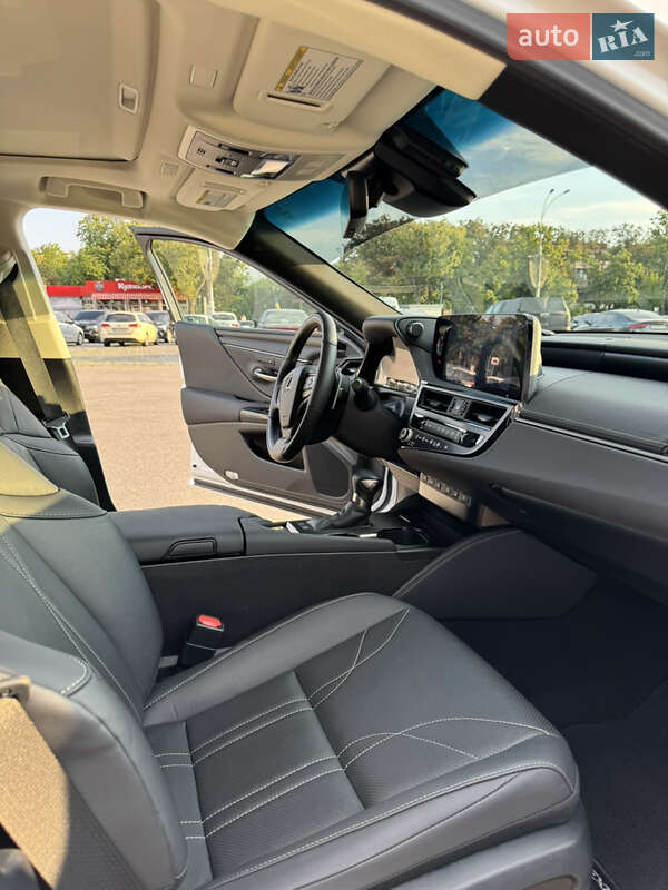 Седан Lexus ES 2023 в Харькове