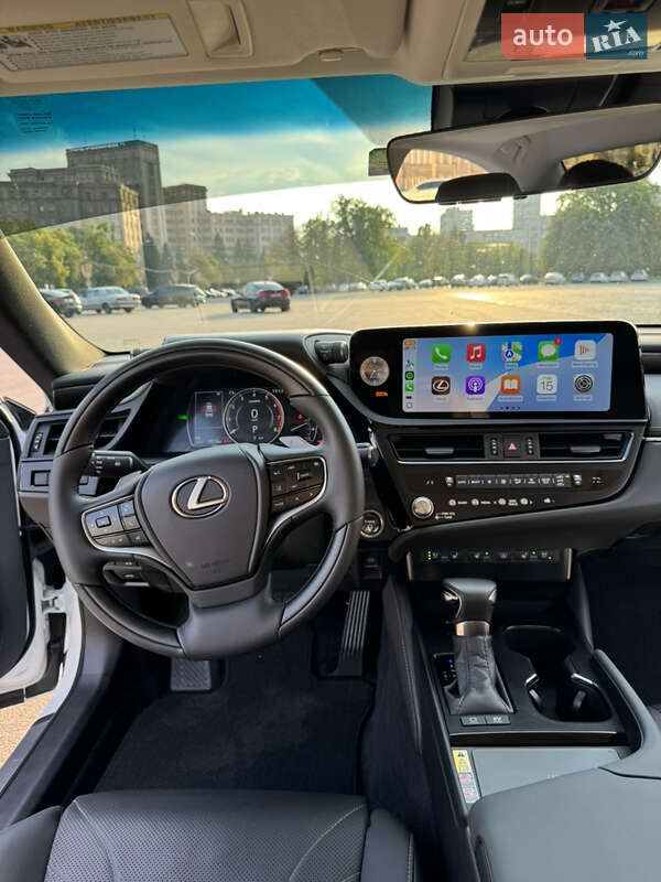 Седан Lexus ES 2023 в Харькове