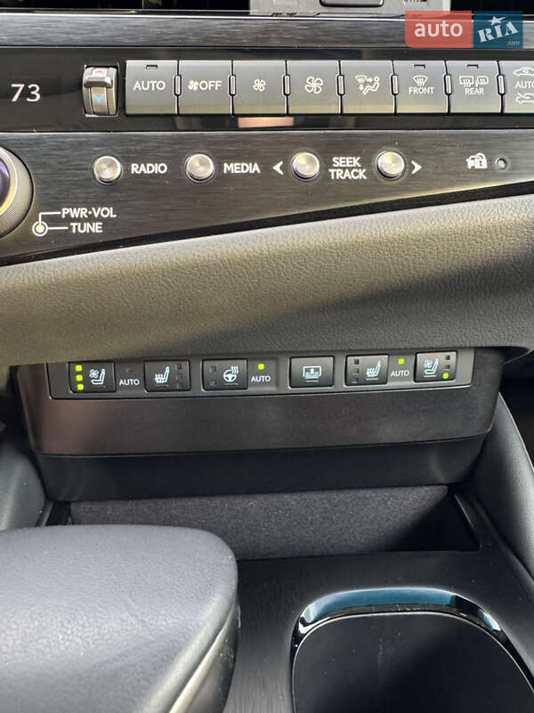 Седан Lexus ES 2023 в Харькове