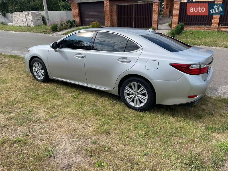 Седан Lexus ES 2014 в Киеве