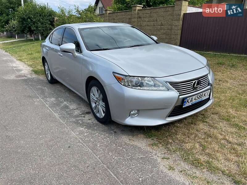 Седан Lexus ES 2014 в Киеве