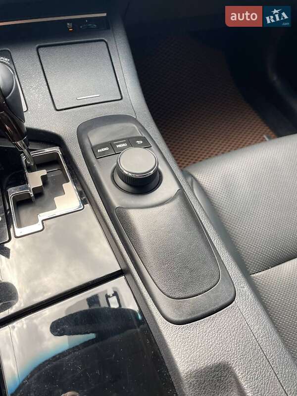 Седан Lexus ES 2014 в Киеве