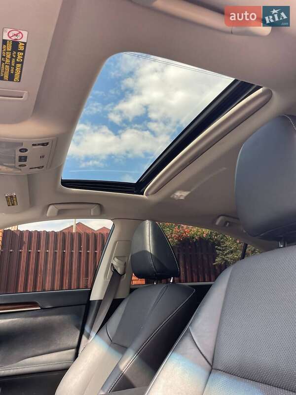 Седан Lexus ES 2014 в Киеве